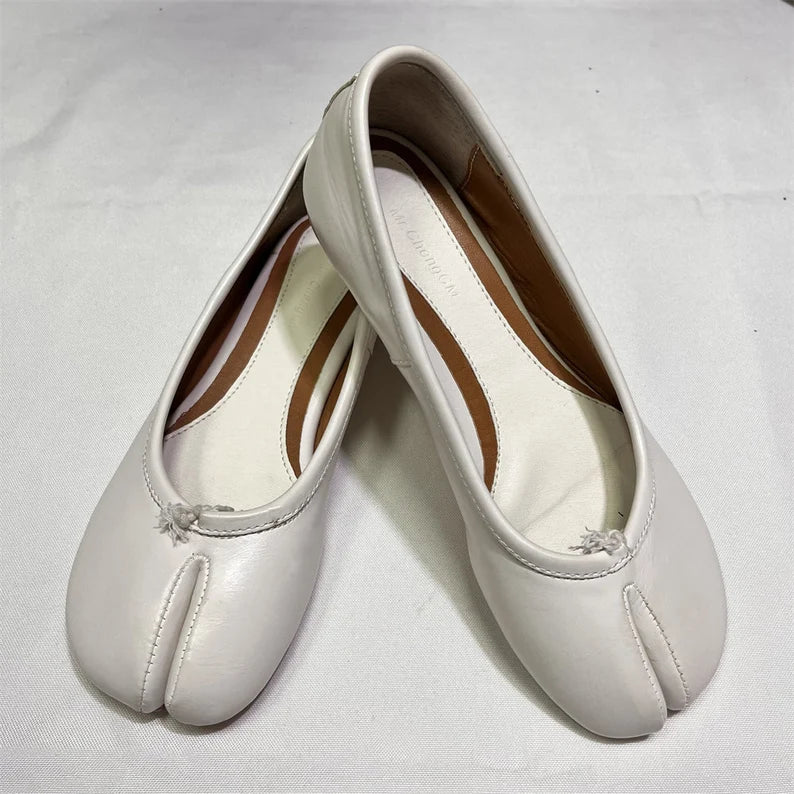 Vintage women White Colour Split Toe Shoes